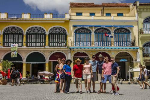 Photo Shoot Tour, clients, professional photos in Cuba, havanphotographyservice (17).jpg